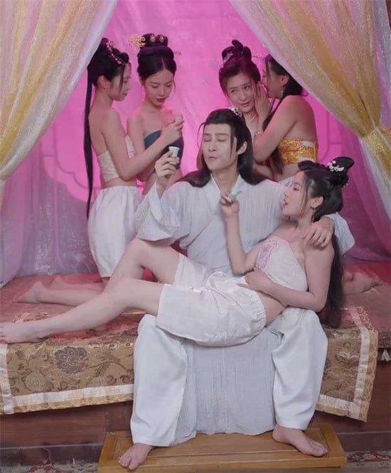 ▎名称：150部午夜擦边短剧大合集描述：150部午夜擦边短剧大合集， 这玩意看多了有点上头链接：